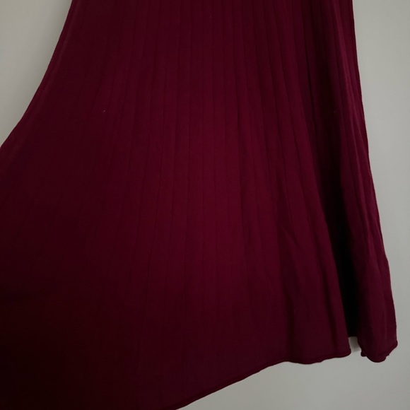 NEW Banana Republic 100% Extra Fine Merino Wool Dark Red Nezha Ribbed Midi Skirt - Picture 7 of 9